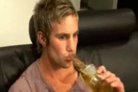 english straight man receive a blowjob-job