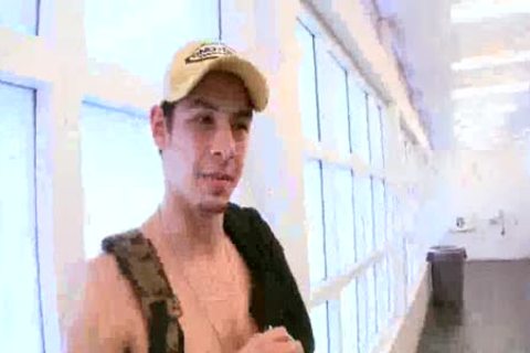 Kurt Wilde receives hammered again