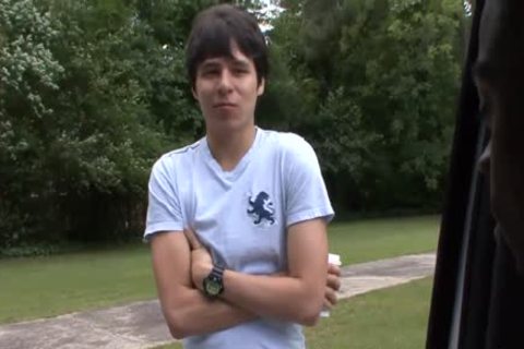 Leon Sparks Gives A black boy Some booty