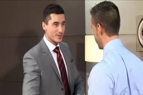 2593On His Knees Gurlign That Oversized jock