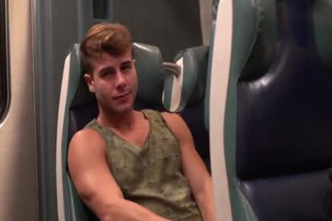 Muscled fuck guy