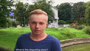 Outdoor POV fuck with a 10-Pounder-crazed teen hottie