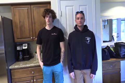 Midwest College Frat shlong bonks homo man