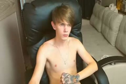 fresh Blond Masturbating Live