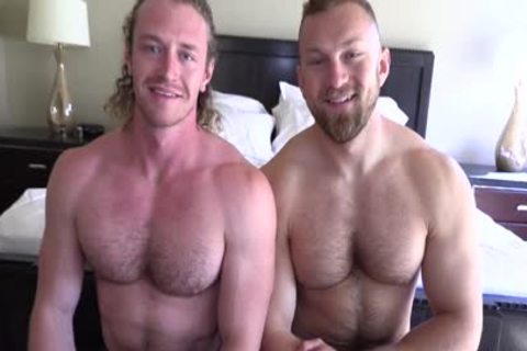 'Jaxon Valor gets Filled And Showered By Russel's chubby 10-Pounder'