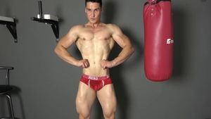 EastBoys.com - Muscle amateur feels like plowing hard