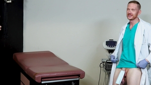 DoctorTapes: Patient Takes Over Photo Shoot