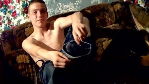 teensandtwinks: Screaming Blond Boys Jerking Hubert