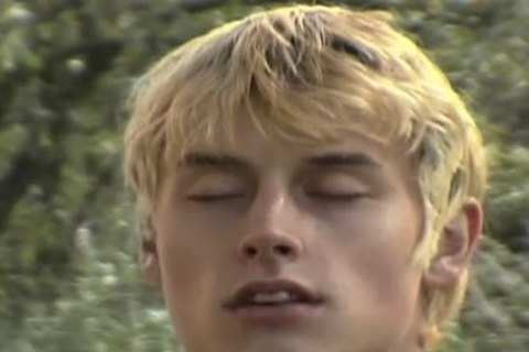 pretty twinks breeding outside in public